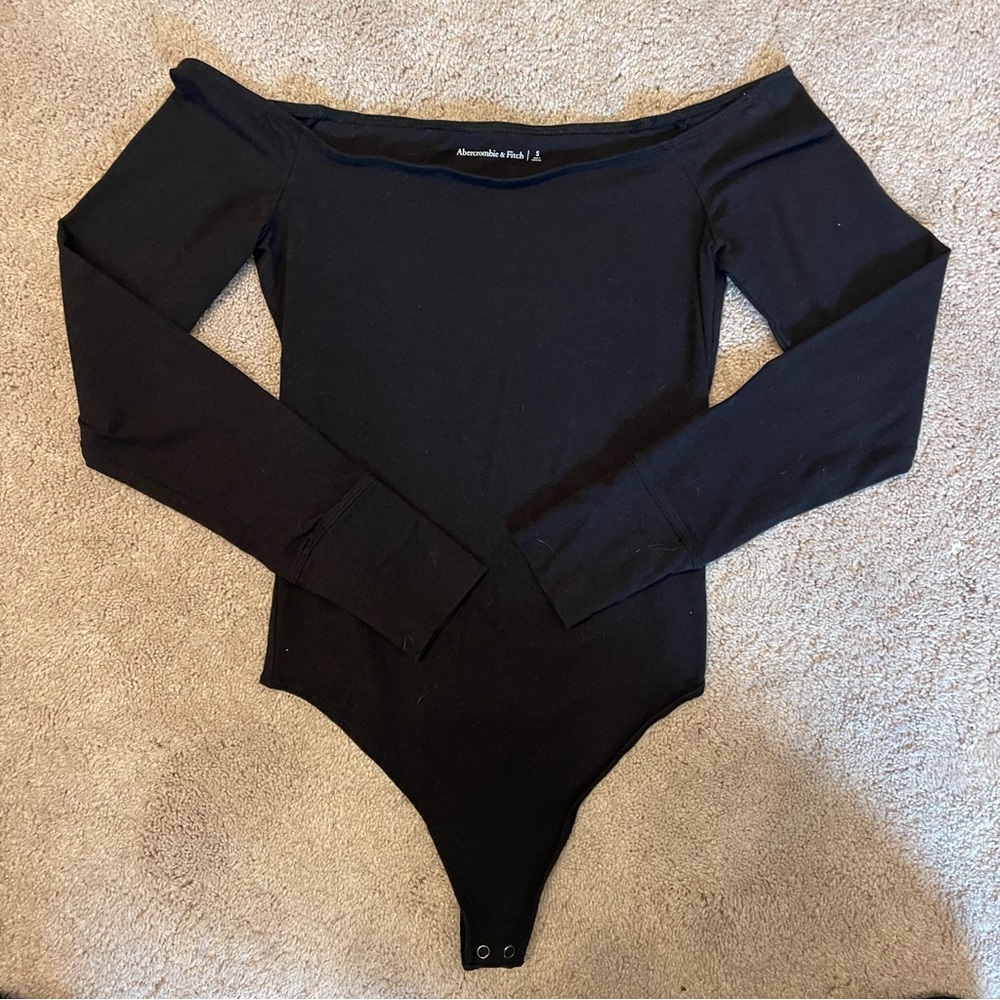 Long Sleeve Off The Shoulder Abercrombie & Fitch Bodysuit